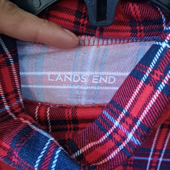 Lands' End Red Plaid long sleeve Shirt - Picture 7 of 7